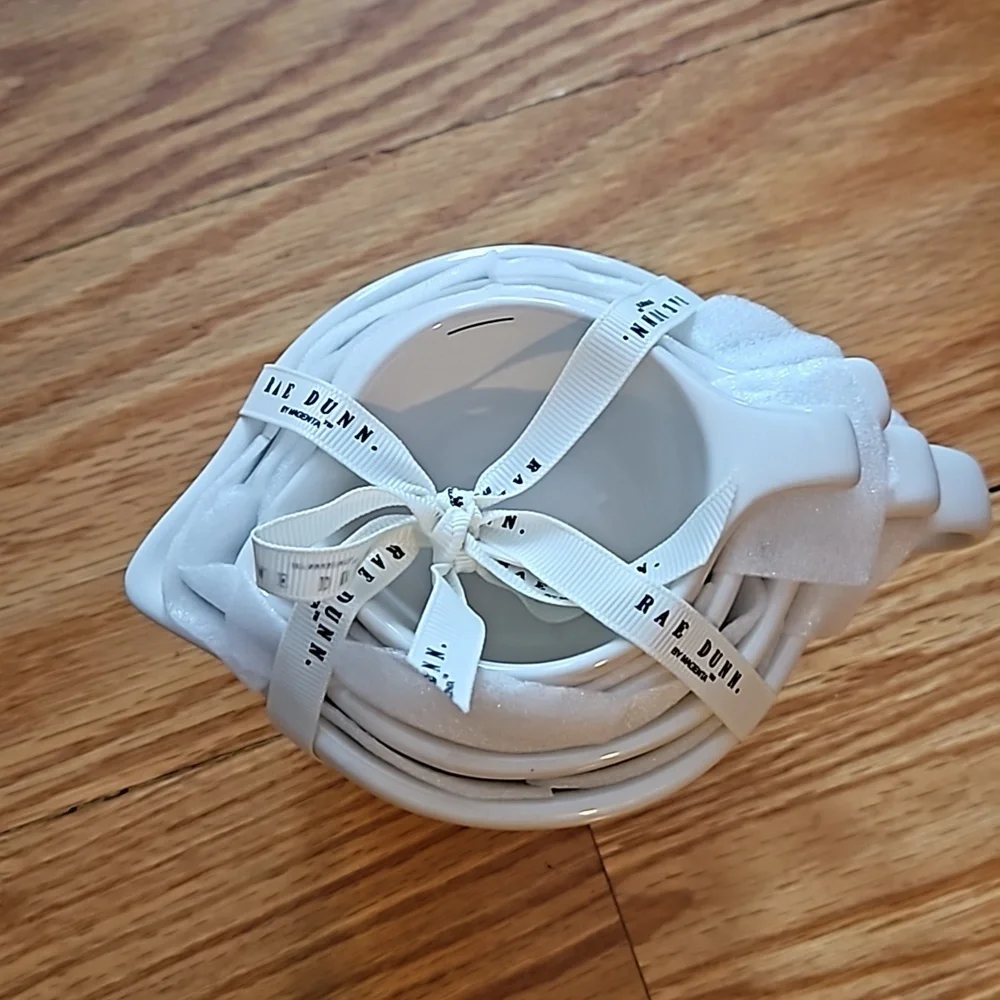 Rae Dunn Measuring Cups NWT